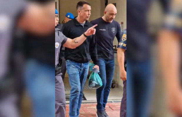 A defesa do oficial, representada pelo advogado Eugênio Malavasi, contesta a legalidade da decisão, especialmente quanto à competência da Justiça Militar para decretar a prisão.