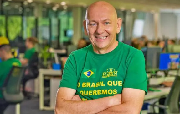 A proposta, conhecida como “PL Luciano Hang”, autoriza, em determinadas situações, a divulgação de imagens de pessoas flagradas cometendo delitos dentro de lojas.
