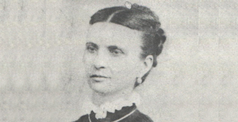 Nísia Floresta Brasileira Augusta foi o pseudônimo de Dionísia Gonçalves Pinto. Ela nasceu em 12 de outubro de 1810 na Vila Papari, que posteriormente foi renomeada para Nísia Floresta em sua homenagem