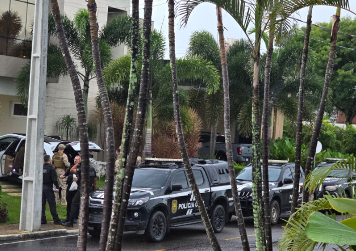 A ação ocorreu no condomínio Flora Boulevard, localizado em uma das áreas mais valorizadas de Ponta Negra.