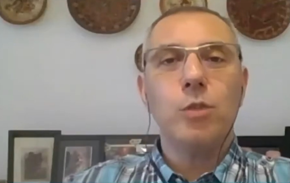 Segundo o infectologista Marcelo Otsuka, do Hospital Infantil Darcy Vargas, gerenciado pelo Einstein Hospital Israelita, essa característica também pode explicar o aumento da transmissibilidade da cepa.