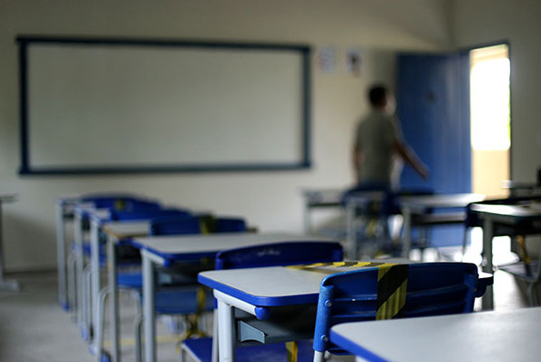 Entre os principais pontos, o MPRN reforça que as escolas devem assegurar a matrícula desses estudantes em qualquer momento do ano letivo, mesmo quando não houver apresentação imediata de documentos escolares ou de identificação.