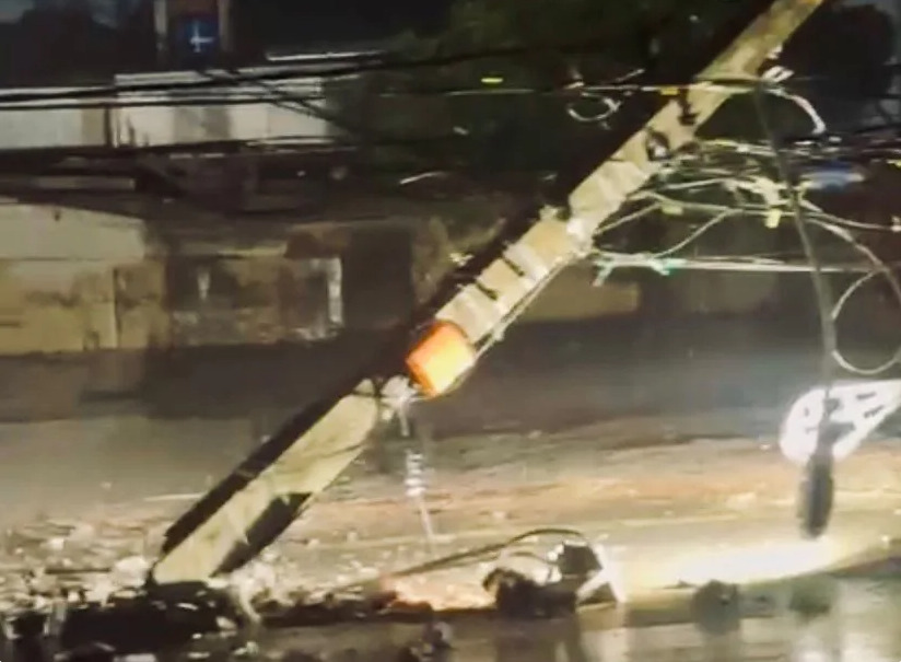 O cenário ganhou um novo episódio recente na capital potiguar. Na noite do domingo (12), um carro colidiu com um poste na Avenida Hermes da Fonseca, no bairro Tirol, zona Leste de Natal.