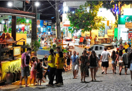 Na noite da última terça-feira (28), uma loja foi incendiada na Praia da Pipa, um dos principais destinos turísticos do estado, localizada no município de Tibau do Sul.