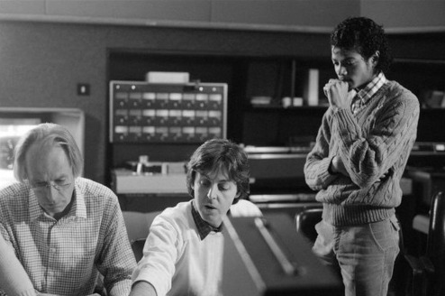 O primeiro contato de Michael com o local aconteceu em 1983, durante as filmagens do clipe Say Say Say, parceria com Paul McCartney.
