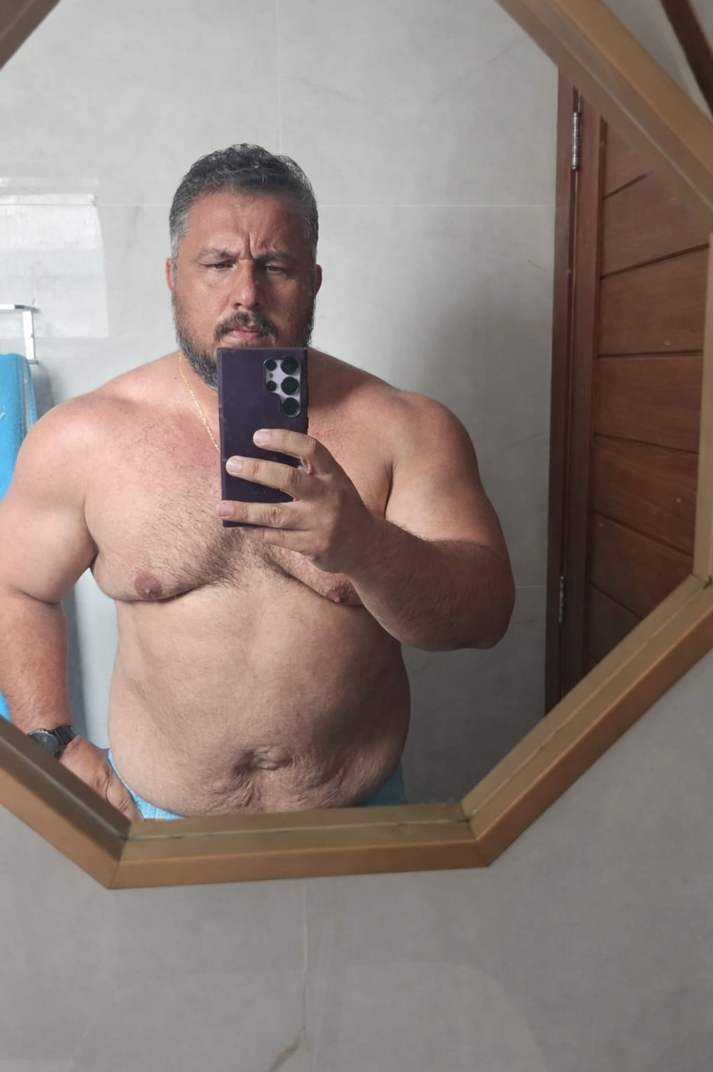 Hoje, José pesa 133 quilos