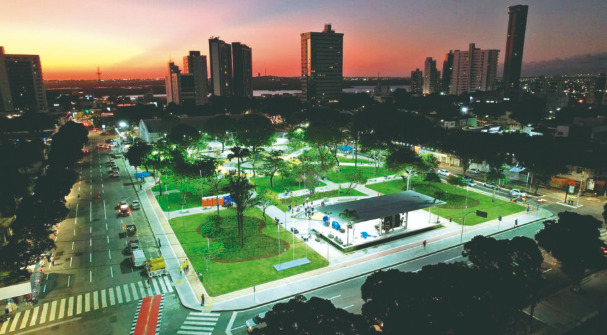 A legislação estabelece que o nome comercial não substitui a denominação original da praça. A marca será incorporada como complemento, preservando a identidade histórica do local.