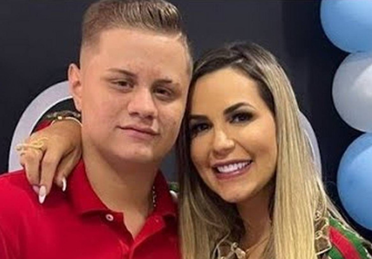 Em 2024, Giliard chegou a se apresentar no Instagram como “apostador profissional”, descrição que posteriormente foi removida do perfil.
