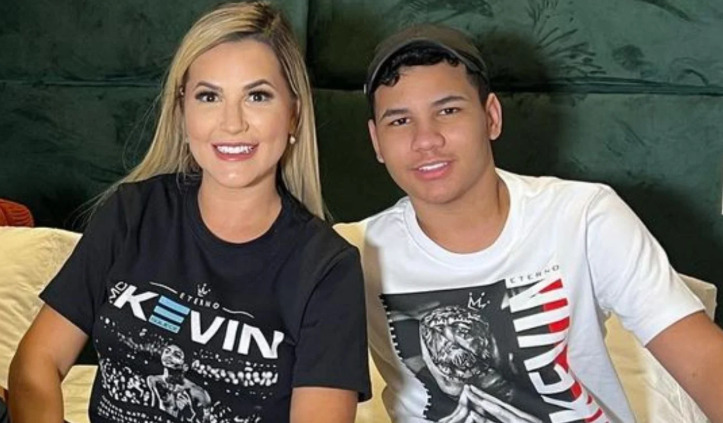Nas redes sociais, Kayky compartilha imagens de viagens, carros de luxo e momentos ao lado da família.
