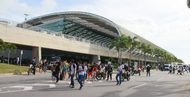 Entre as ações previstas está o diferimento das tarifas aeroportuárias cobradas entre junho e agosto para o fim do ano, sem incidência de juros.
