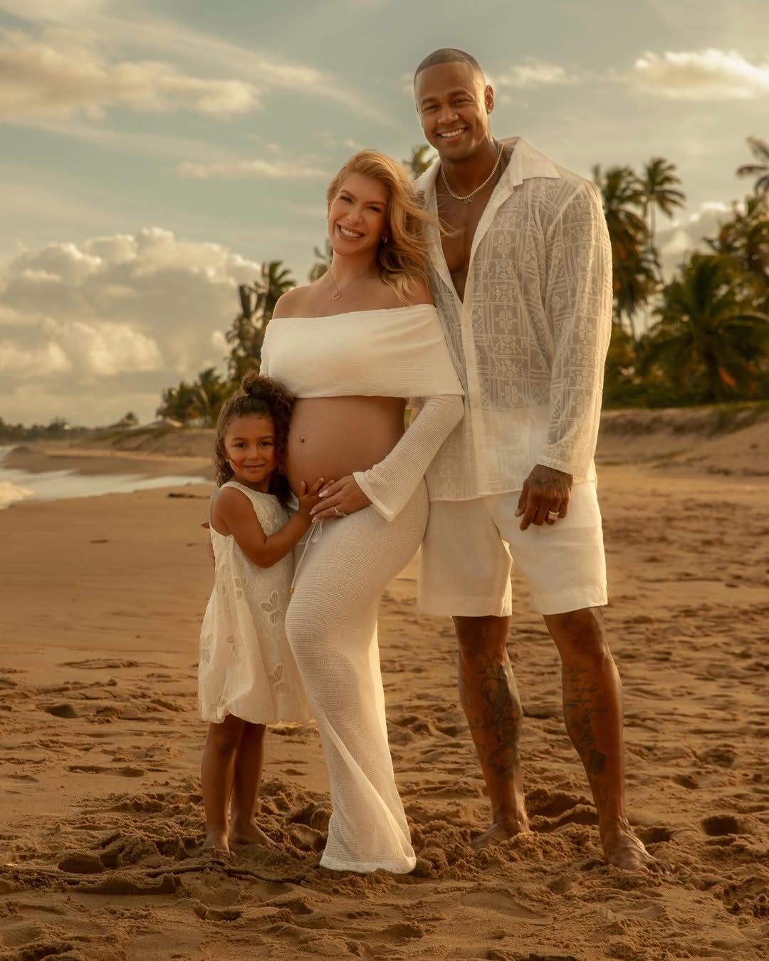O casal, que já tem a pequena Liz, de 3 anos, agora se prepara para a chegada de Levi
