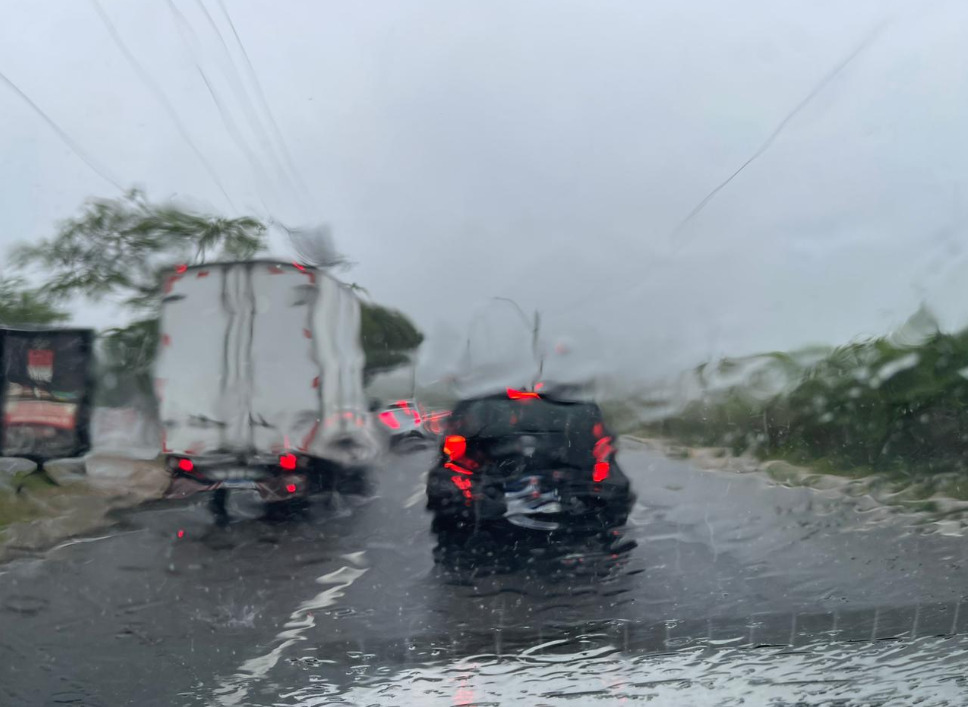 A STTU recomenda que os condutores adotem medidas de segurança ao trafegar pelas áreas afetadas pelas chuvas.