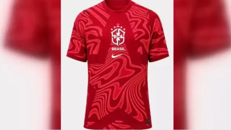 A FIFA havia definindo que os arqueiros brasileiros entrariam em campo com uniforme totalmente vermelho, incluindo camisa, calção e meiões vermelhos.