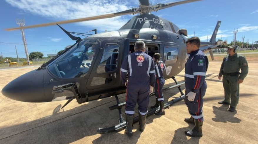 A utilização da aeronave permitiu reduzir o tempo de deslocamento e garantir que a paciente chegasse rapidamente ao centro especializado em tratamento de queimaduras.