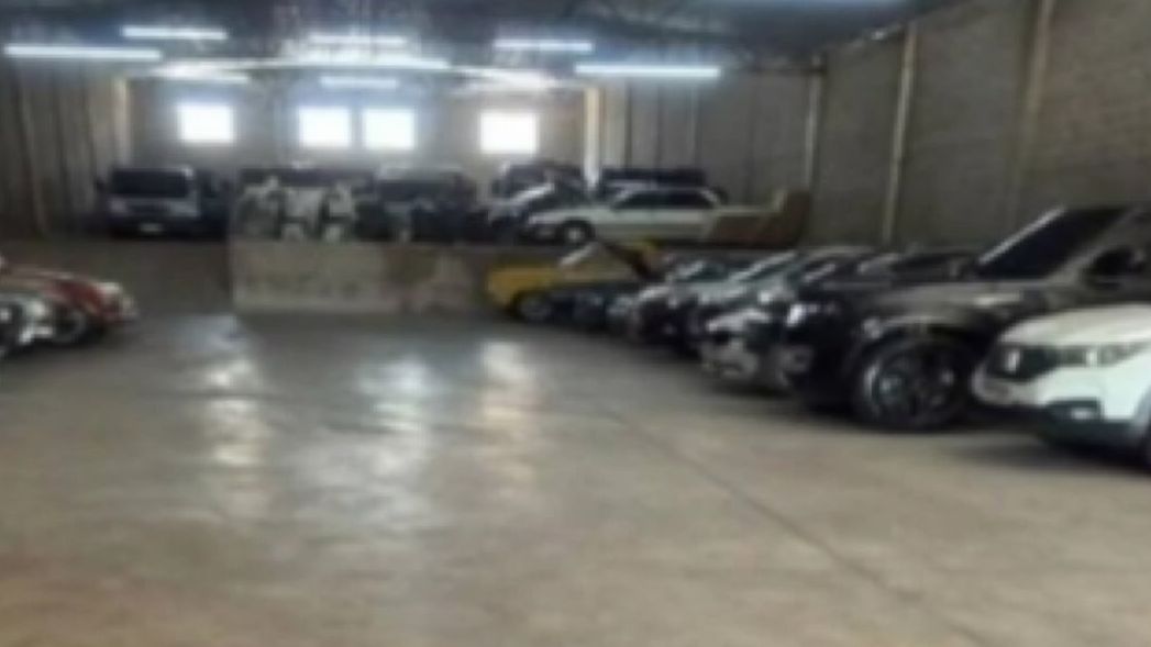 PF aponta que dinheiro desviado de aposentados foi usado para compra de carros de luxo
