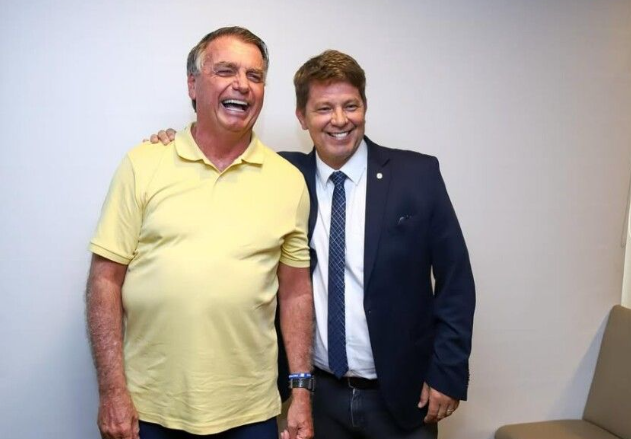 O deputado federal Mario Frias (PL-SP), apontado como participante das tratativas, também negou qualquer ilegalidade e declarou apoio à posição apresentada pela produtora.