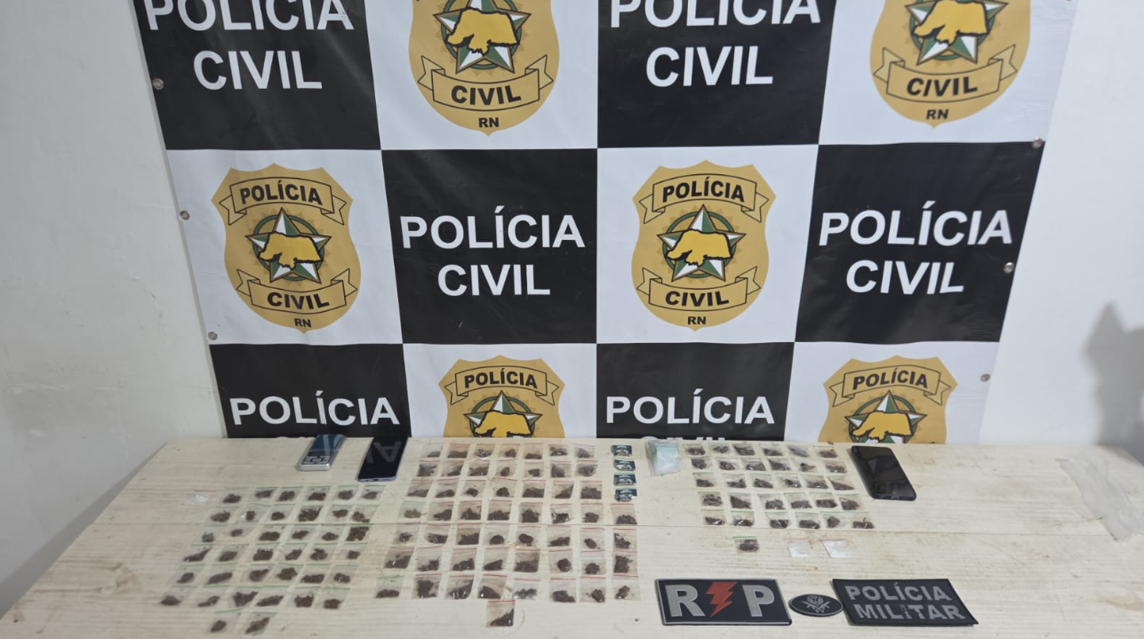 As investigações identificaram que o grupo comercializava drogas tanto no centro de Pipa quanto na Praia do Madeiro.