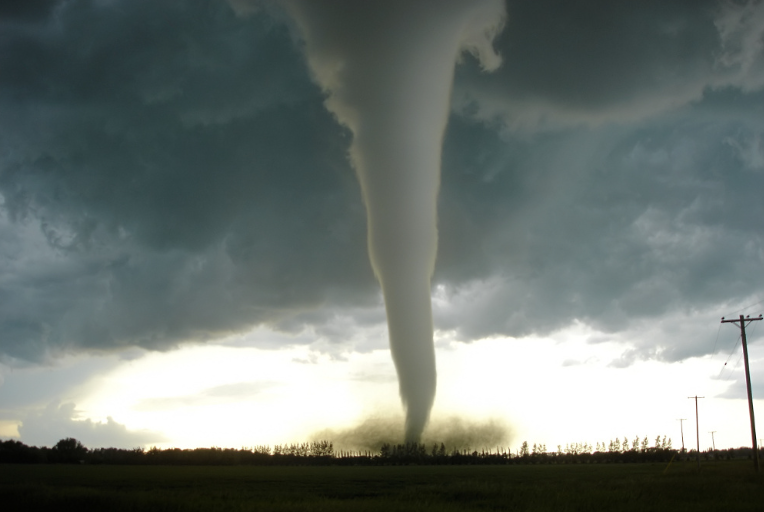 Imagem de tornado já formado.