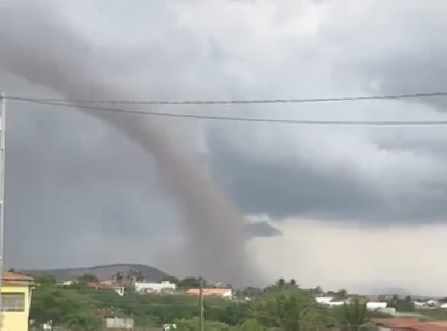 Vista de um tornado.