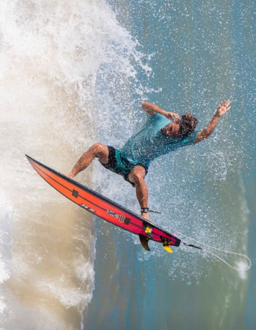 Surfista potiguar Matheus Sena.