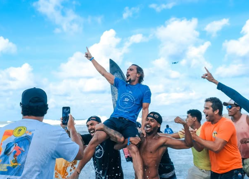 Surfista potiguar Matheus Sena.
