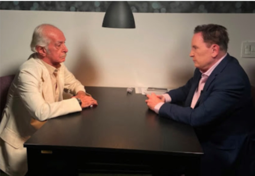 Entrevista concedida por Marco Antônio, ao jornalista Roberto Cabrini, para o programa Domingo Espetacular, da Record.