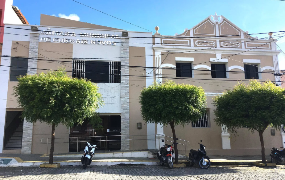 Servidoras efetivas da Câmara Municipal de Currais Novos também se manifestaram publicamente sobre o episódio.