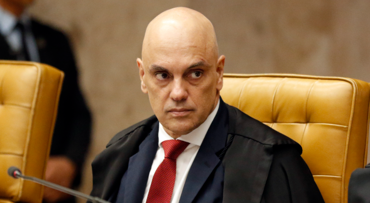 O senador Rogério Marinho (PL-RN), líder da oposição no Senado, criticou a decisão do ministro Alexandre de Moraes, do Supremo Tribunal Federal (STF), que autorizou buscas e apreensões contra pessoas apontadas pela Polícia Federal como fontes de um jornalista no Maranhão.