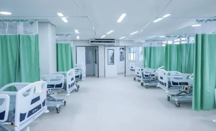 Durante a pandemia de Covid-19, o Hospital Regional Alfredo Mesquita Filho também passou a desempenhar uma função importante no enfrentamento da emergência sanitária.