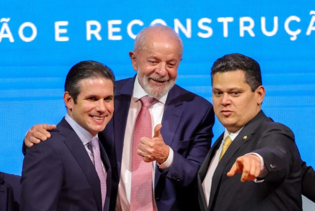 Lula, Motta e Alcolumbre vão discutir votação de medida provisória que perde a validade no próximo dia 8. Imagem: Fábio Rodrigues Pozzebom/Agência Brasil.