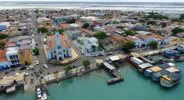 Uma ocorrência mobilizou as forças de segurança na manhã desta segunda-feira (24), em Areia Branca, no Oeste potiguar. Um homem e o filho dele, de apenas 5 anos, foram encontrados mortos dentro de uma residência no Centro do município.
