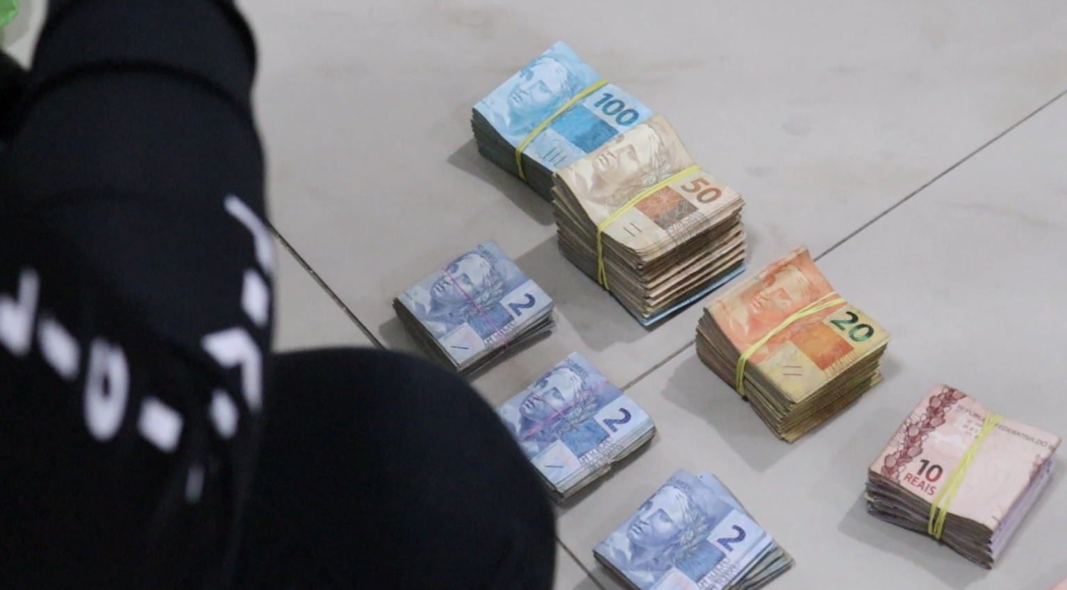 Laboratório de drogas é fechado pela Polícia Civil na Grande Natal; veja quantos presos e material apreendido
