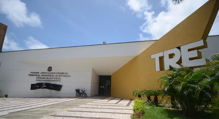 O Tribunal Regional Eleitoral do Rio Grande do Norte (TRE-RN) autorizou, por unanimidade, os registros de candidatura de Cadu Xavier (PT) ao Governo do Estado e de Samanda Alves (PT) ao Senado Federal.