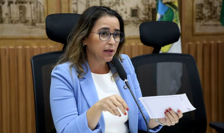 Na sequência dos maiores valores registrados aparece Samanda Alves, candidata ao Senado, com R$ 1.905.943,52 em recursos do Fundo Eleitoral, conforme os dados apresentados no levantamento inicial.