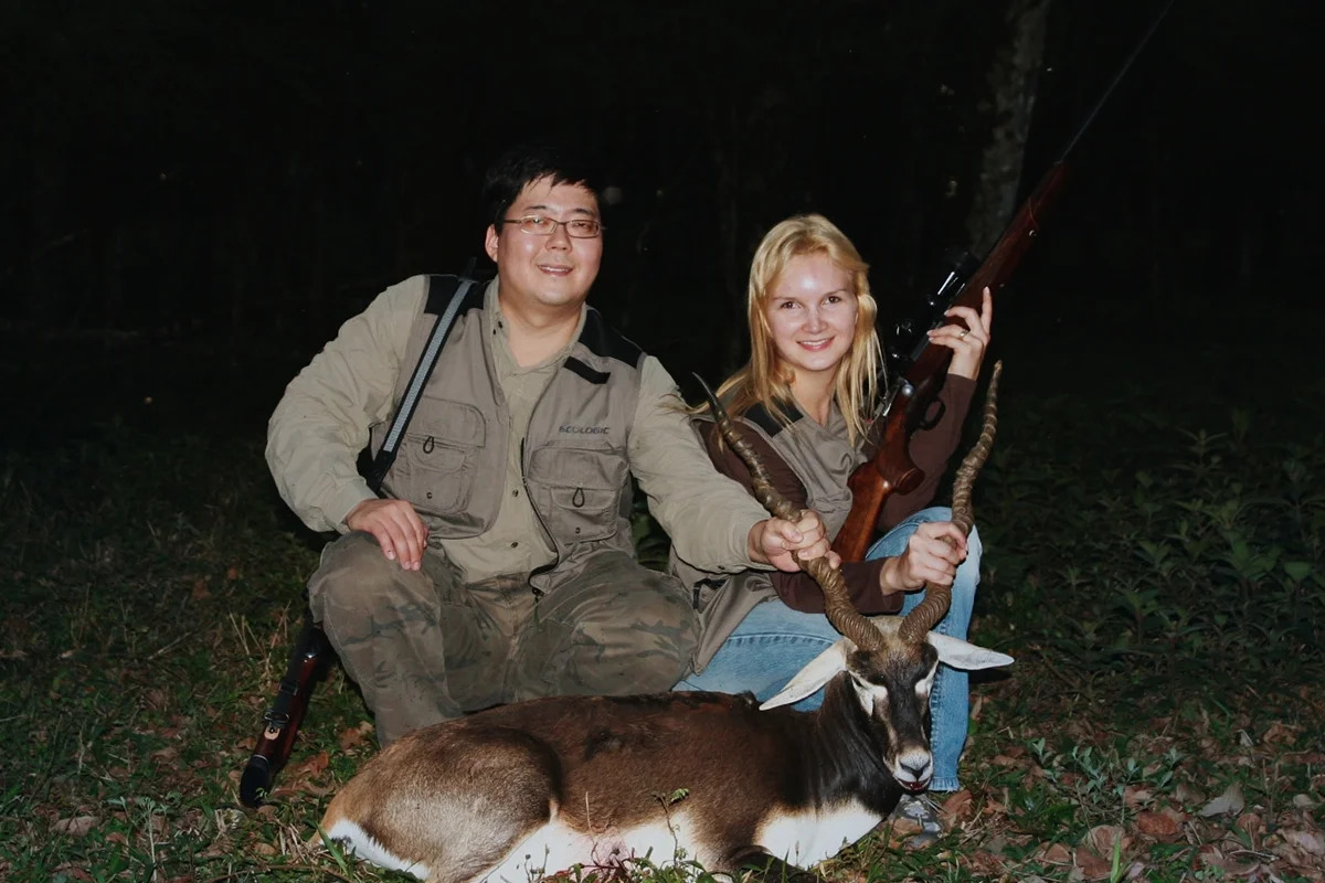 Fotos mostram intimidade do casal antes do assassinato do empresário Marcos Matsunaga.