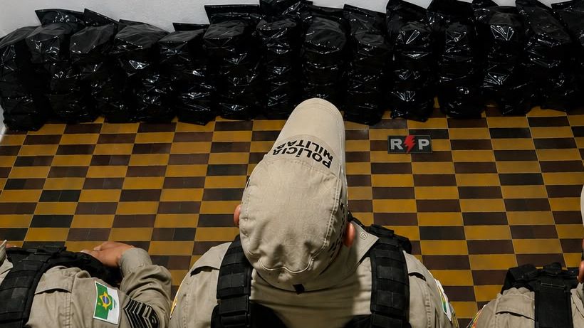 Apreensão de pacotes de Maconha Flor pela PMRN