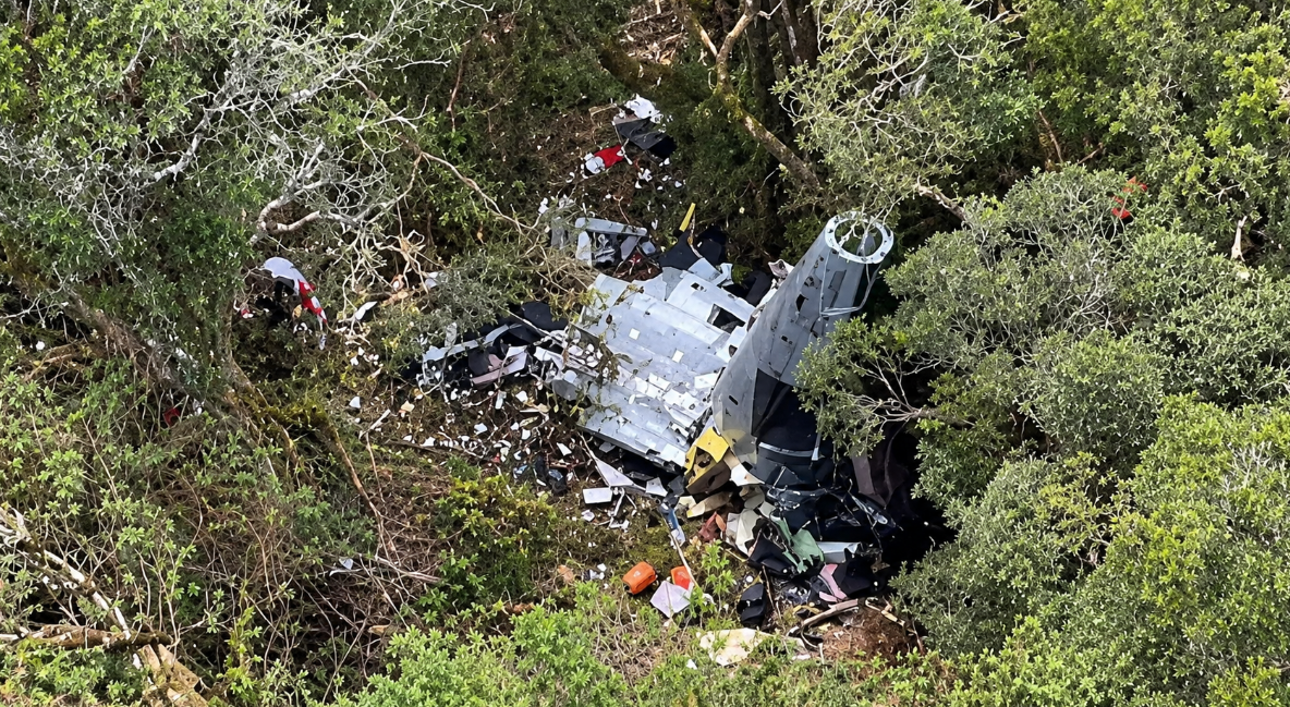 Com a localização dos destroços, o caso deixou de ser tratado apenas como uma ocorrência de desaparecimento e passou para a etapa de resgate dos corpos e investigação das circunstâncias da queda.