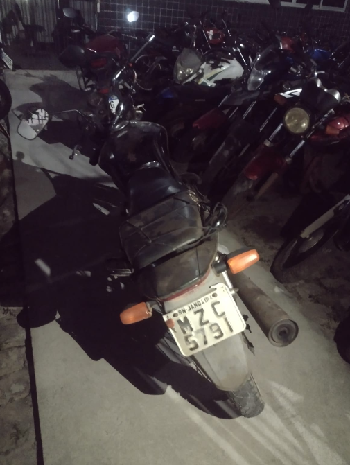 Moto recuperada pelos agentes. Foto: Divulgação/PMRN 