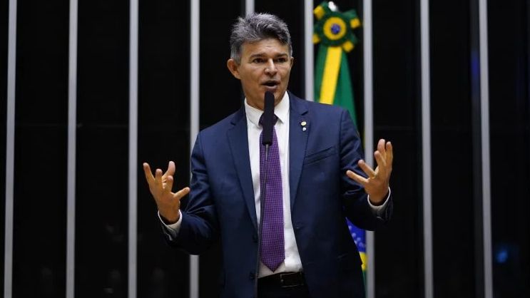 Potiguar, candidato ao Senado pelo MT diz que eleitor “bebe detergente”