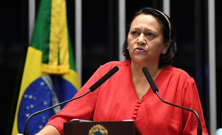 A governadora Fátima Bezerra atribuiu parte da ampliação da malha aérea potiguar à política estadual de redução do ICMS incidente sobre o combustível de aviação.