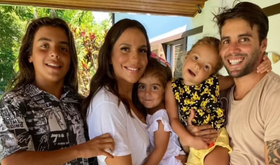 Ao longo da relação, construíram uma família com três filhos: Marcelo e as gêmeas Marina e Helena.