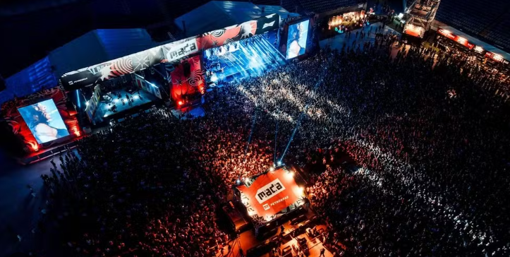 O Festival Música Alimento da Alma (MADA) começa nesta sexta-feira (16) e segue até sábado (17), na Arena das Dunas, em Natal, com uma programação que reúne artistas de diferentes estilos e gerações da música brasileira.