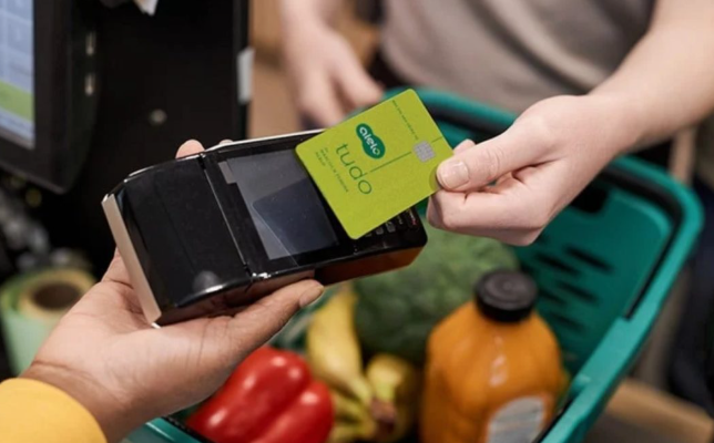 Os cartões de vale-refeição e vale-alimentação deverão ampliar a rede de aceitação no Brasil a partir de novembro de 2026.