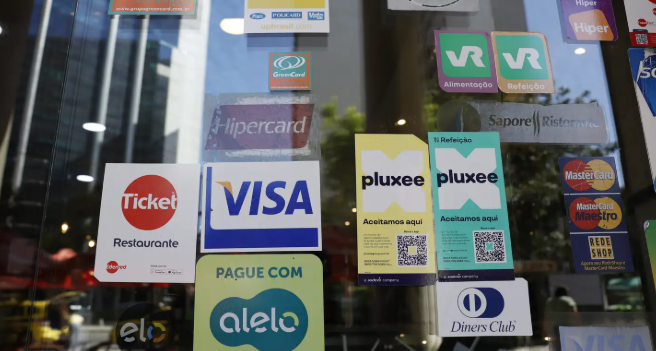 Na prática, a aceitação dos cartões deixará de depender exclusivamente da rede vinculada à empresa emissora do benefício.