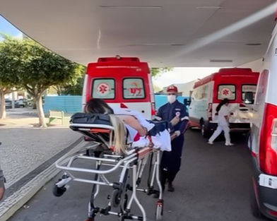 Mulher é baleada ao chegar em supermercado para trabalhar; vítima foi levada as pressas a um hospital no interior do RN
