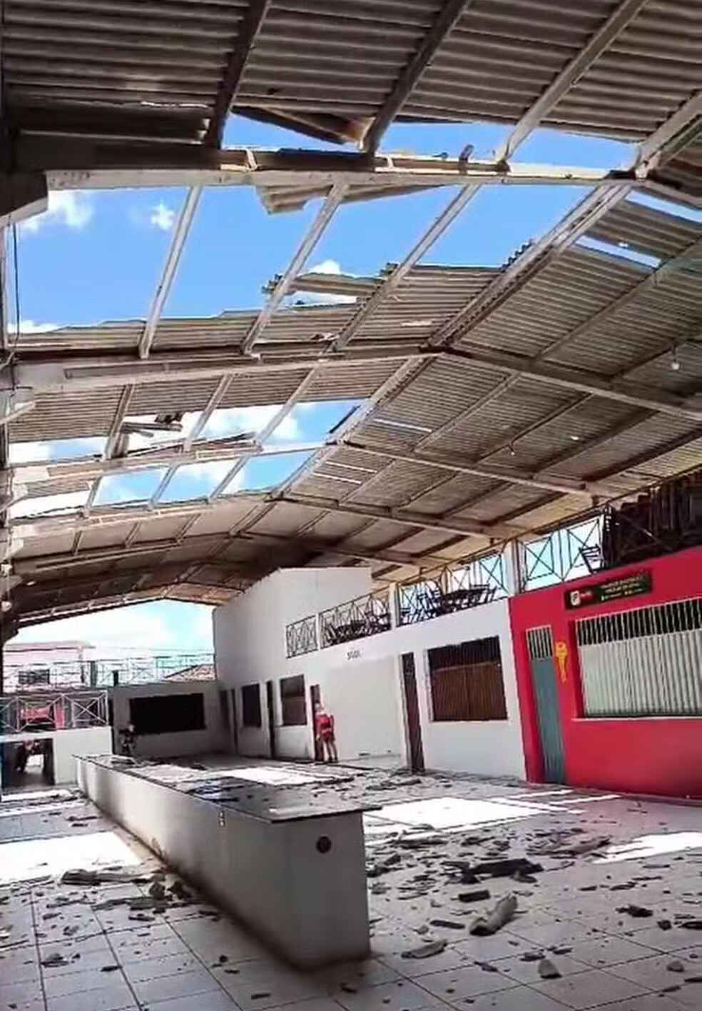 pesar do susto provocado pela força dos ventos, a Defesa Civil do município confirmou que não houve registro de feridos